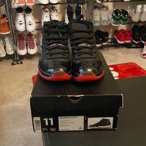 *Nike Air Jordan Retro 11 Dirty Bred*
